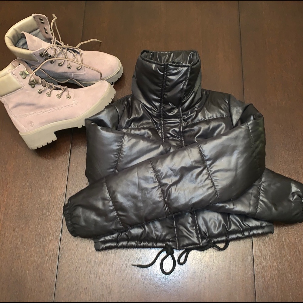 ‼️SOLD‼️ XS fashion nova mid-drift puff jacket